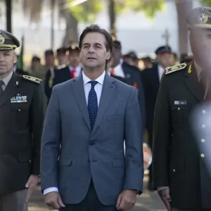 Uruguay: Ejército Nacional celebró su 212.° aniversario con presencia del presidente de la República
