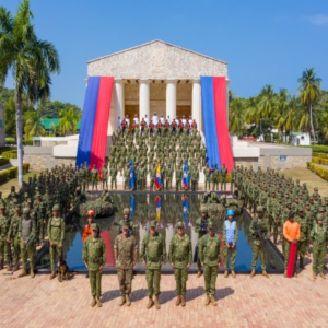 60 mujeres se convierten en las primeras Infantes de Marina en la historia de la Armada de Colombia