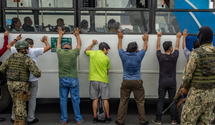 Ecuador, aterrorizado por las bandas, adopta la línea dura del “camino Noboa”