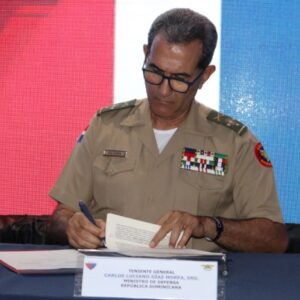 MIDE y Mindef de Guatemala firman acuerdo para formación superior en derechos humanos y derecho internacional humanitario