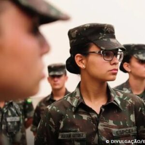 Fuerzas Armadas del Brasil inician alistamiento voluntario de mujeres