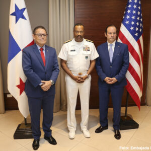 Comandante de SOUTHCOM visita Panamá