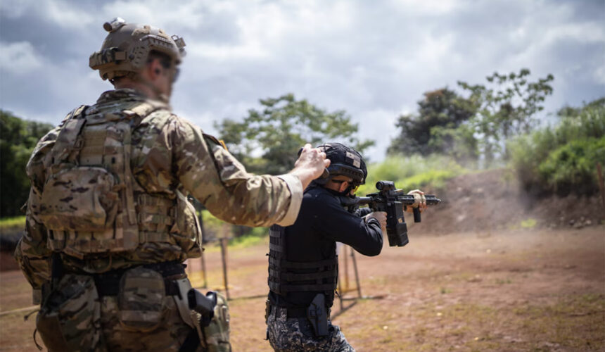 Fuerzas de Operaciones Especiales de EE. UU. realizan entrenamientos con Panamá Fuerzas de Operaciones Especiales de EE. UU. realizan entrenamientos con Panamá