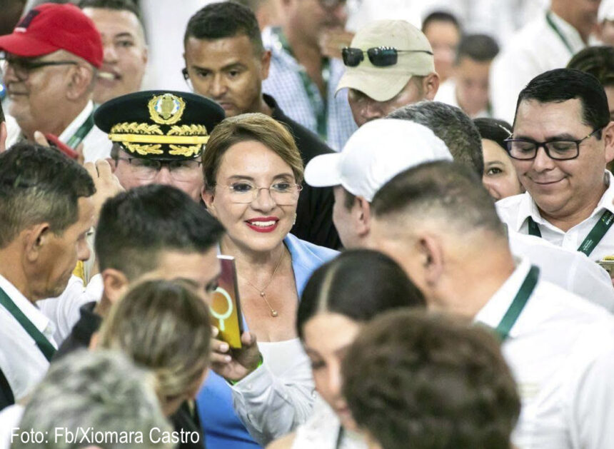 Presidenta de Honduras asume mando de la Secretaría de Defensa