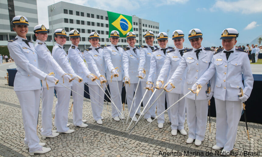 Mujeres en la Marina de Brasil: 45 años de historia